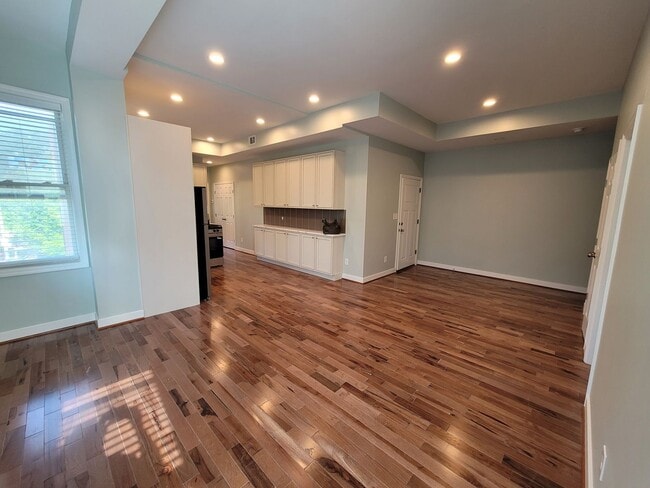 Building Photo - 2901 N Calvert St Unit 2 Rental