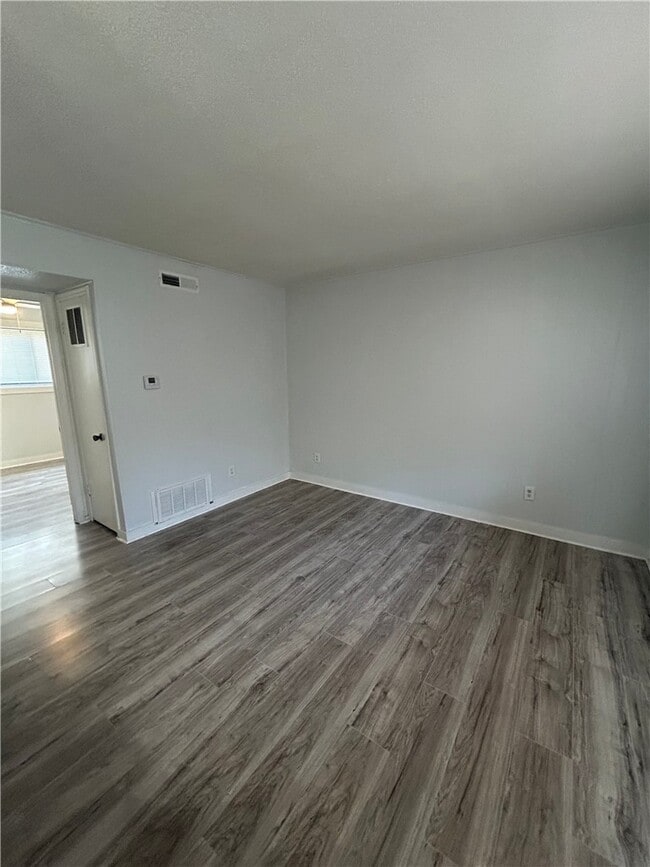 Photo - 969 W Holly St Unidad 3