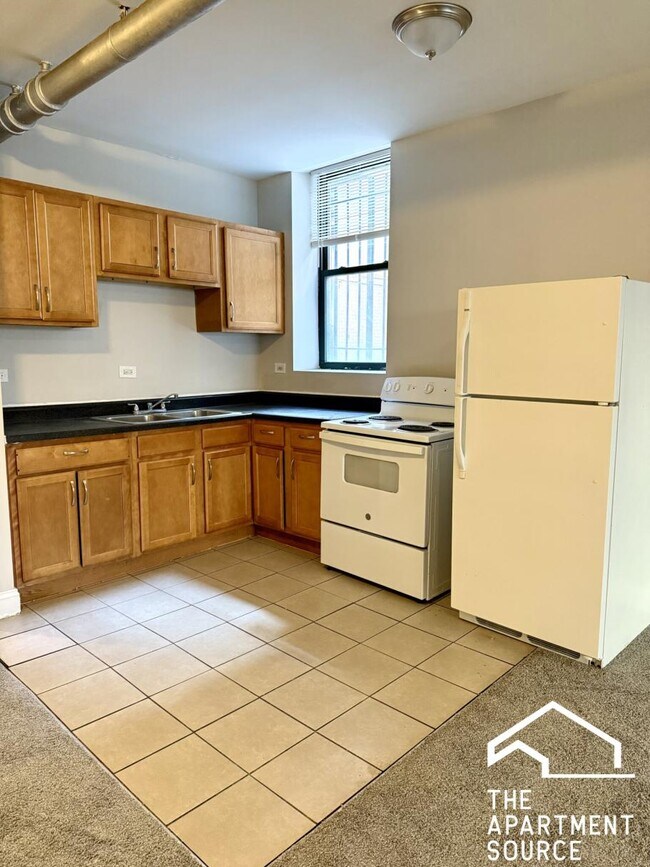 2211 E 69th St Unit G