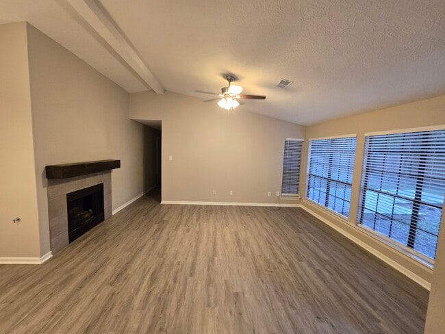 Photo - 8 Camberwell Ct