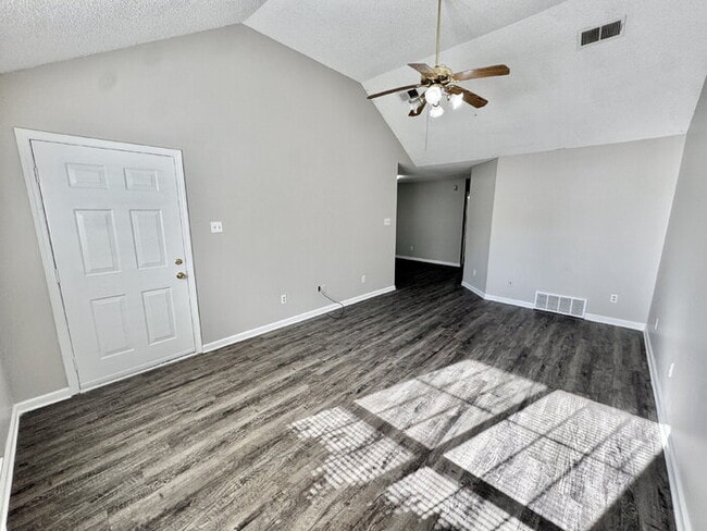 Photo - 5528 Ginners Dr