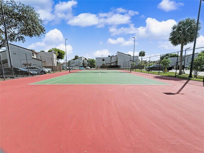 Photo - 1001 NW 9th St Cir