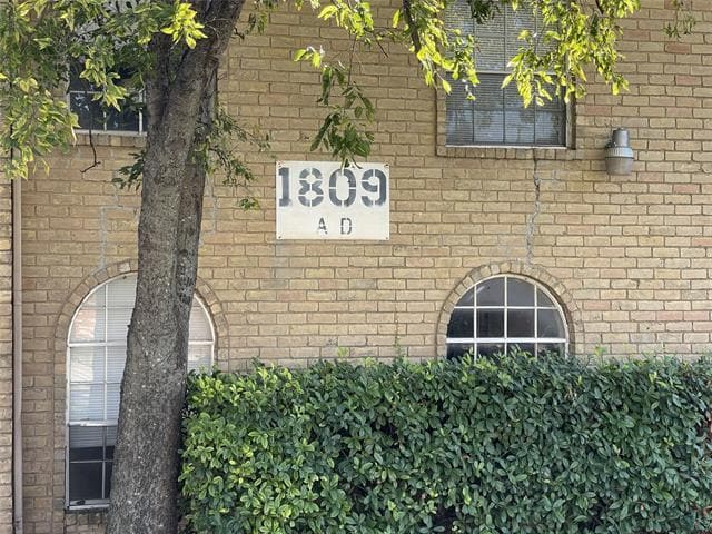 Building Photo - 1809 Roman Rd