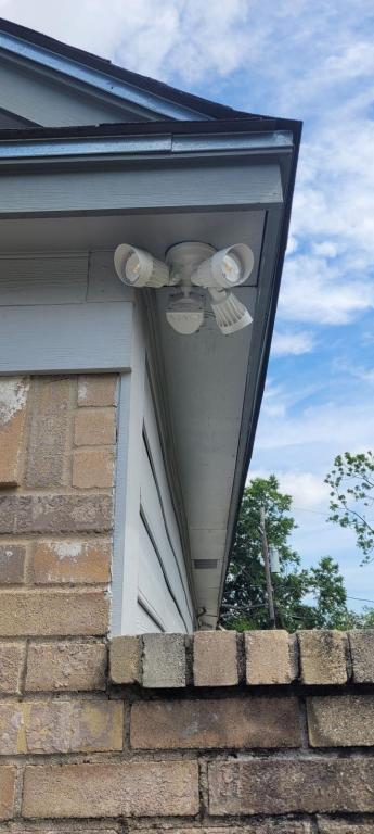 Photo - 1523 Longley St