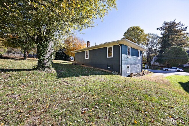 Photo - 414 Churchill Ct