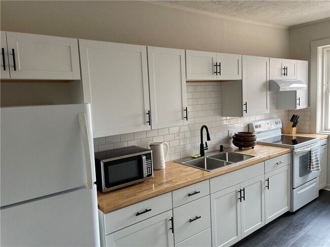 Photo - 74 Richmond St