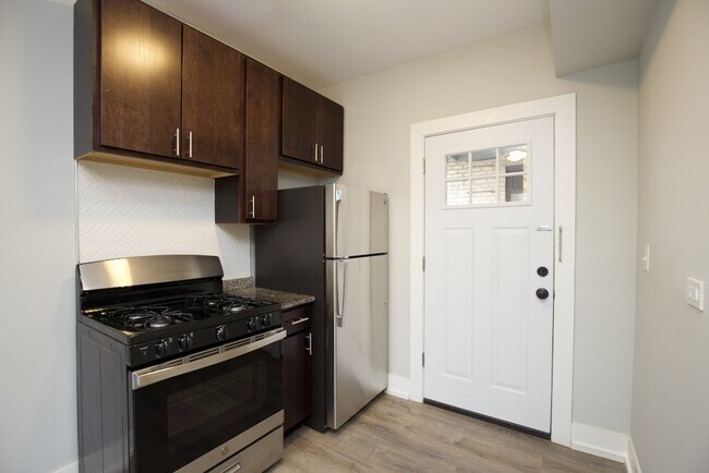 Photo - 1131 Maple Ave Unidad D4