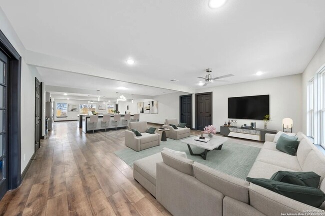 Photo - 2643 W Gramercy Pl