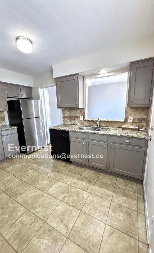 Photo - Lovely 2 beds, 2 bath Condo with Modern Am... Unit Apartment D