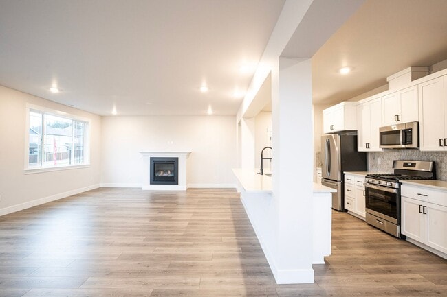 Photo - Stunning new construction!
