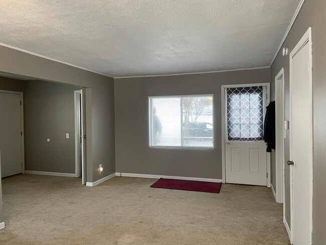 Photo - 509 N Blue Mound Ave