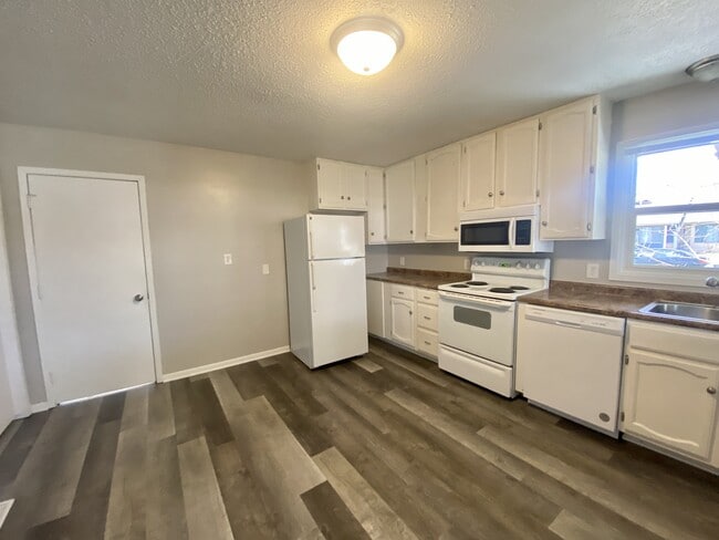 Photo - 209 S 1st St