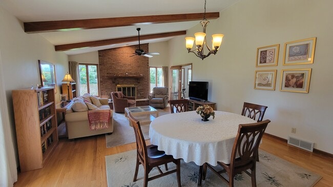 Photo - 1041 Carousel Ln