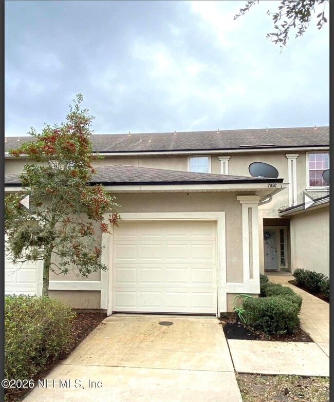 Photo - 6874 Playpark Trail W