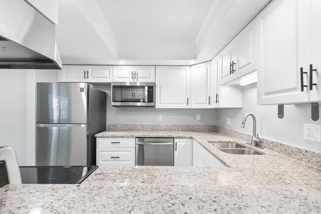 Photo - Villa Roble Apartments (2) Unit #09