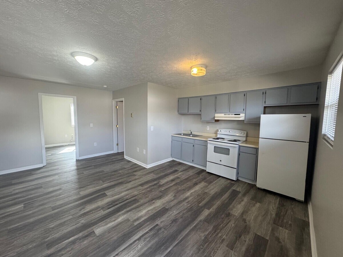 Photo - 1213 W Main St