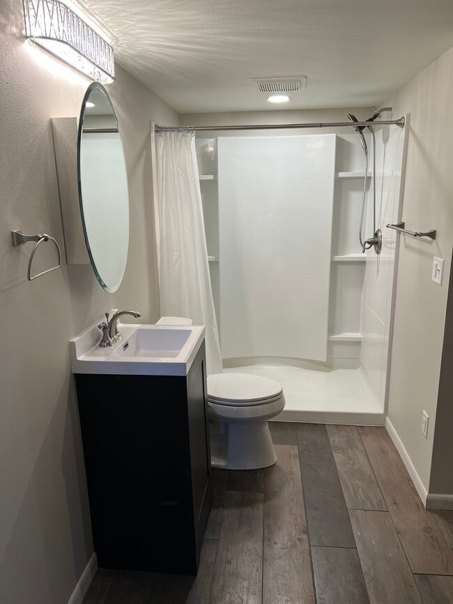 Photo - 303 Melody Ln