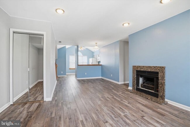 Photo - 496 Revere Dr