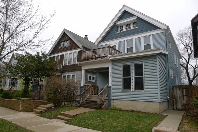 Building Photo - 3126 N Fratney St Unit Upper