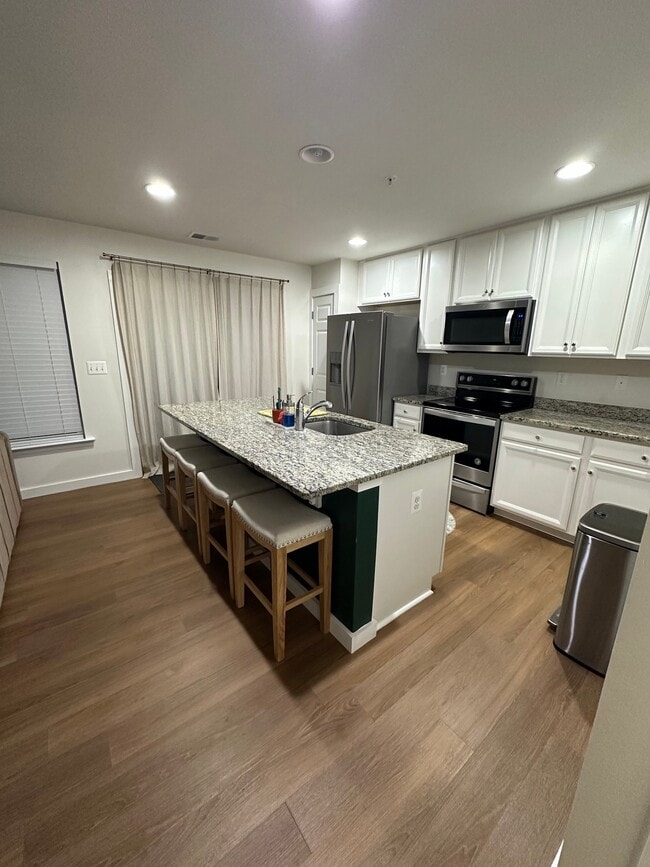 135 Intrepid Ln