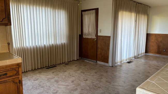 Photo - Spacious 3 bed/2 bath home in San Leandro