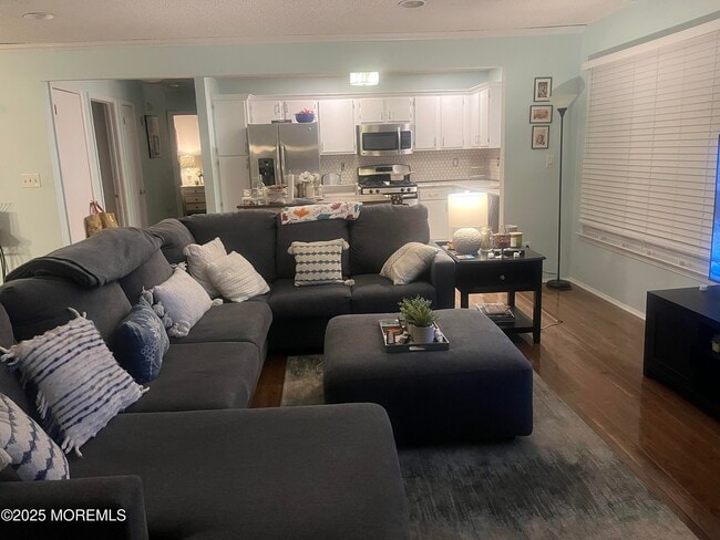 Building Photo - 182 Tulip Ln