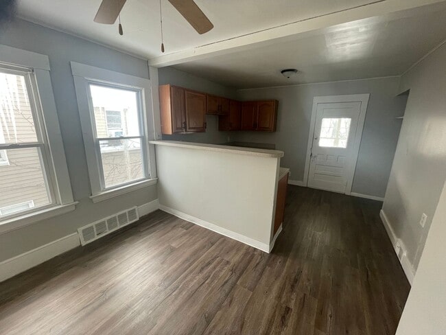 Building Photo - 800 E 157th St Unit 2 - Up