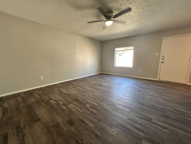 Photo - 9603 Elmwood Ave