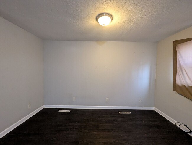 Photo - 3 Bedroom Home — Available January 7 in Chanute, KS!
