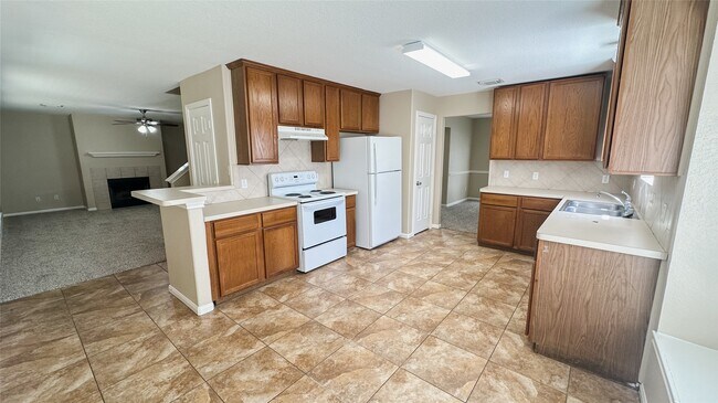 Photo - 374 Lake View Dr