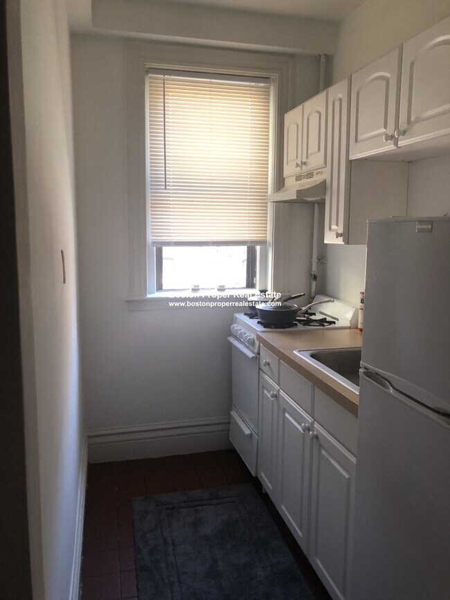 Photo - 64 Charlesgate E Unit 66