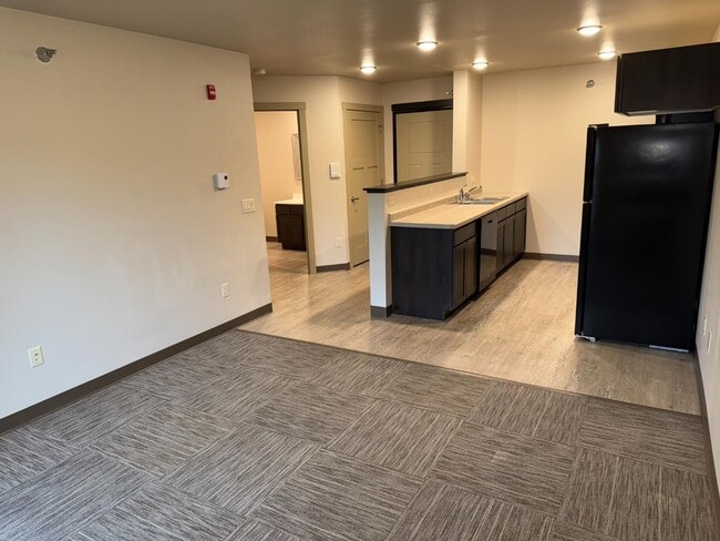 Photo - 922 Charles St