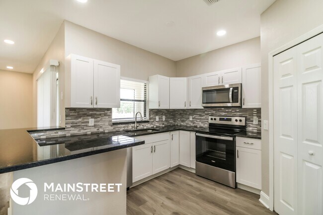Photo - 4510 6th St W