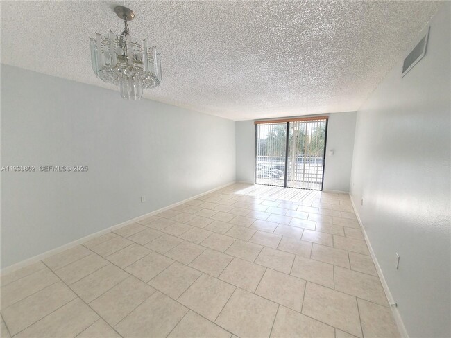 Photo - 1820 SW 81st Ave Unidad 3302
