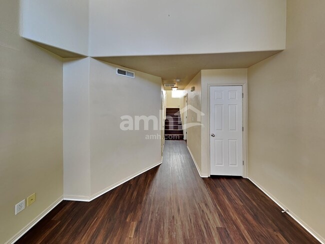 Photo - 645 Cattail Dr