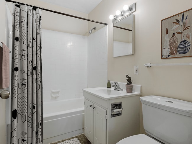 Full Bathroom with Tub
