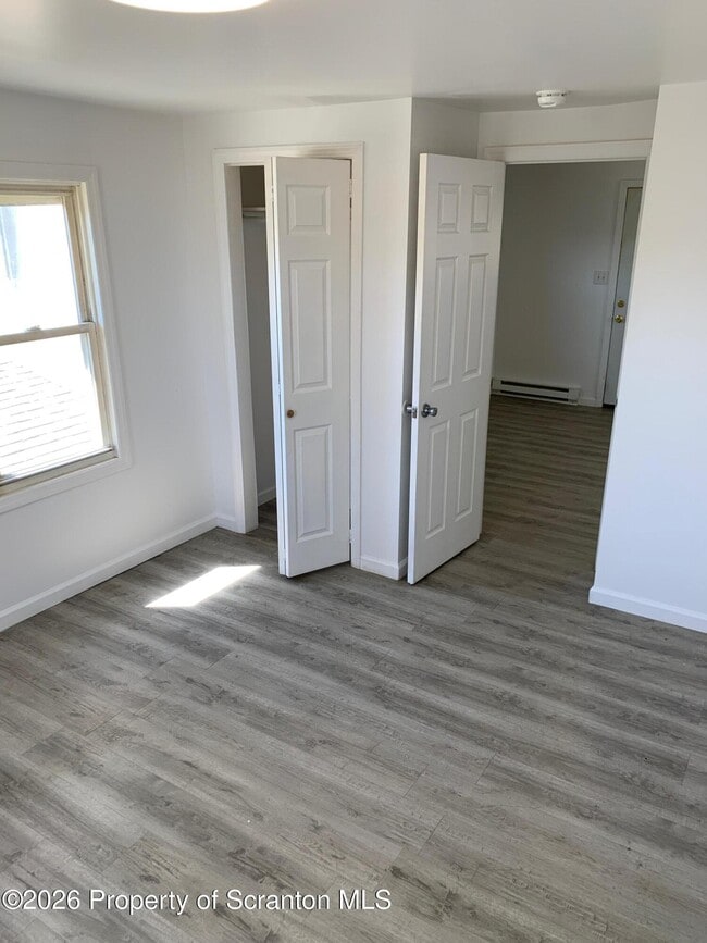 Photo - 404 Railroad Ave