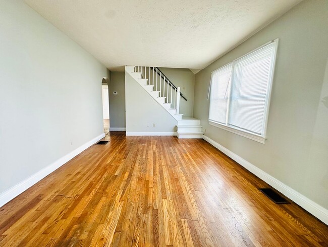 Charming 4 Bedroom by Churchill Downs - Charming 4 Bedroom by Churchill Downs Casa