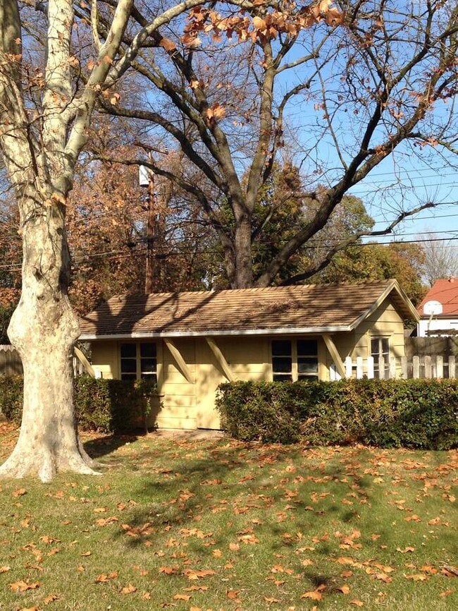 Photo - Updated 3 Bedroom 1.5 Bathroom Home in Desirable Arden Park!