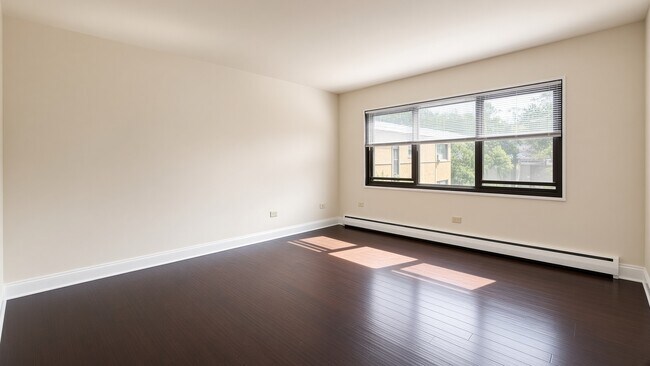 Photo - 6460 N Ridge Blvd Unit 1E