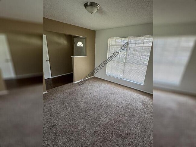 Photo - 2020 Fordham Ln