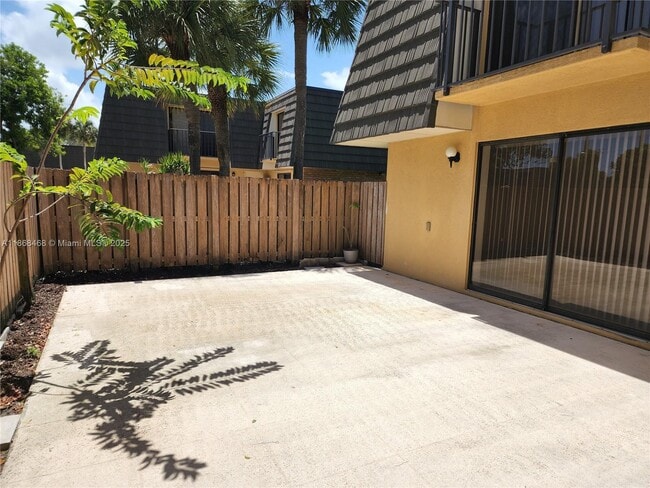 Building Photo - 2706 27th Way Rental