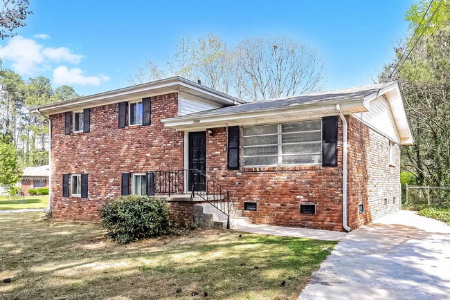 Photo - 7080 Doncaster Rd