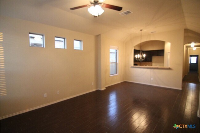 Photo - 534 Creekside Cir