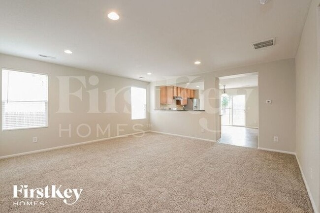 Photo - 865 Willow Dr