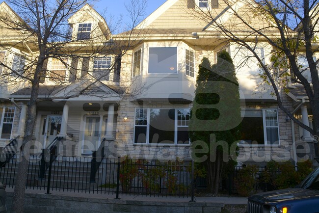 Photo - 11239 Preswick Blvd Townhome
