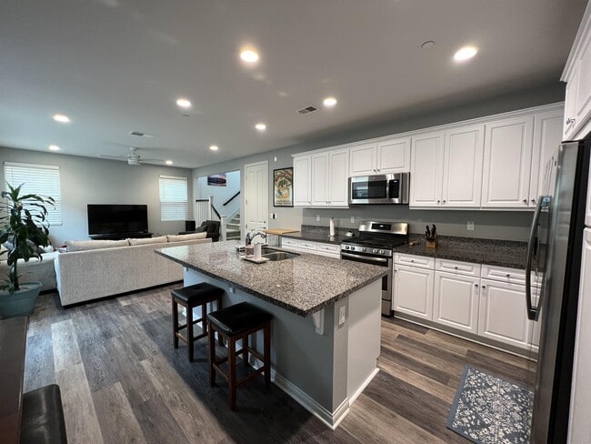 Photo - 1065 Sea Glass Wy