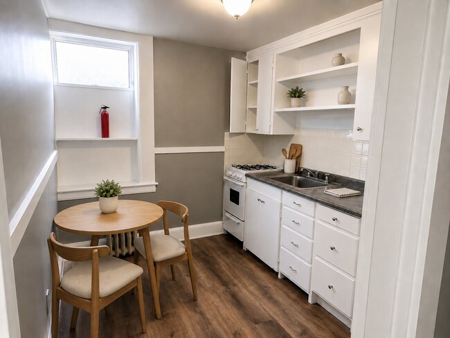 65 Pleasant St Unit 4