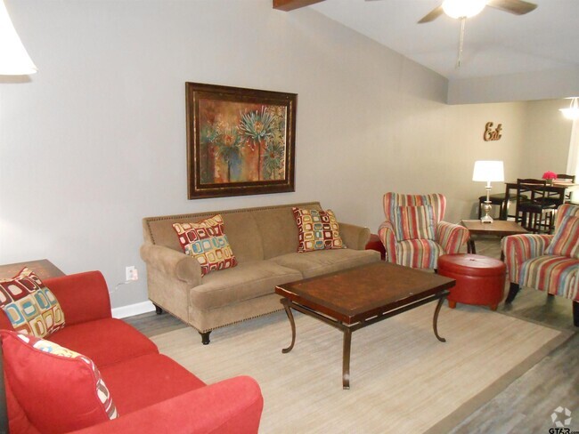 Building Photo - 7108 Gatewood Dr Rental