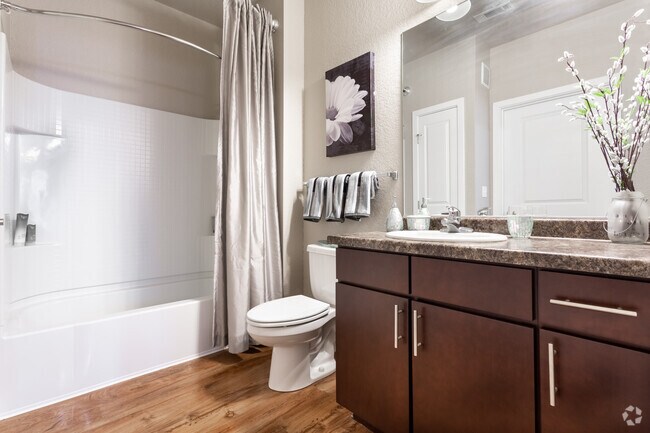 1BR,1BA,816SF - Grand Courtyard